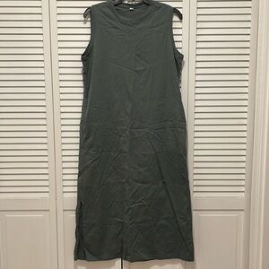 Uniqlo sleeveless midi dress